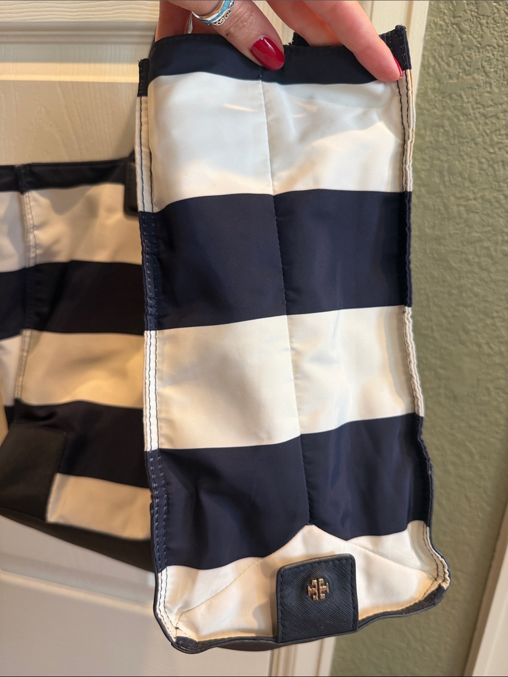 Tory Burch Ella Striped Packable Shoulder Bag - Picture 12 of 16